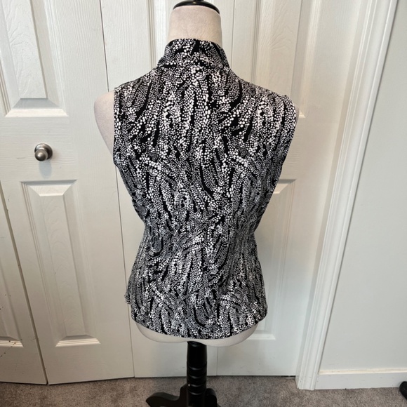 Tahari size M top - Picture 7 of 12